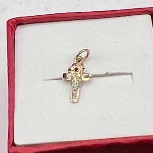 Black Hills Gold 10k pendant